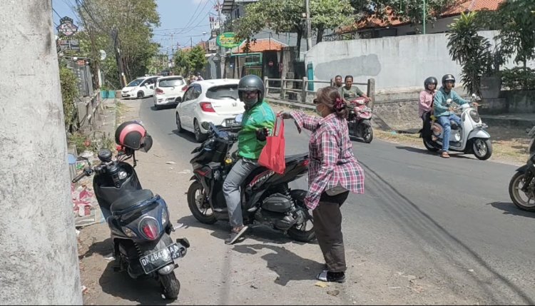 SSSGC Sai Anandam Bali : Narayana Seva dalam Rangka Merayakan Ganesha Chaturthi untuk Pemulung dan Petugas Kebersihan Pantai