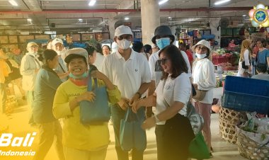 SSSGC Sai Anandam Bali : Merayakan Hari Avatarhood Declaration Day dengan Narayana Seva, Membagikan 108 Paket Makanan dan Pakaian