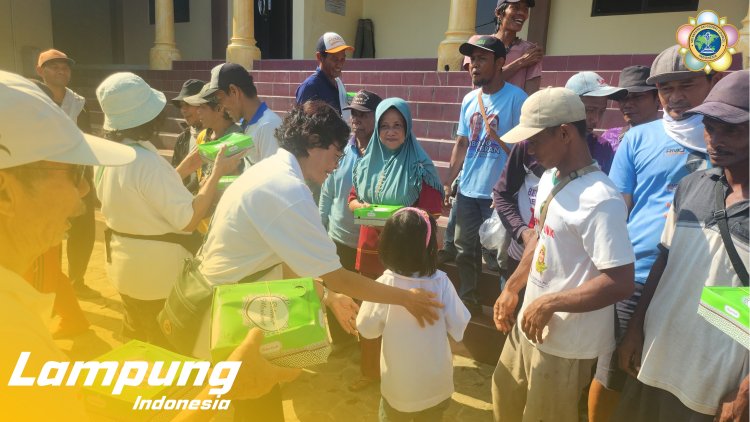 SSSGC Lampung : Sai Center Cahaya Cinta Kasih Sai Merayakan Hari Deklarasi Avatar Dengan Berbagi 60 Nasi Kotak Kepada Masyarakat Sekitar