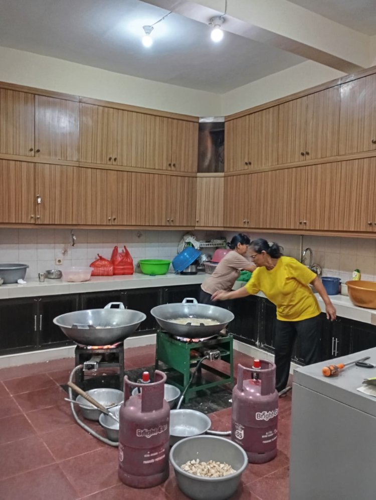 SSSGC Indonesia : Mahila Wing Indonesia Meluncurkan Program "Forever 19" dengan Kegiatan Bulan Oktober 2024, Melakukan Pembagian Total 407 Paket Makanan dalam Semangat "Love in Action"