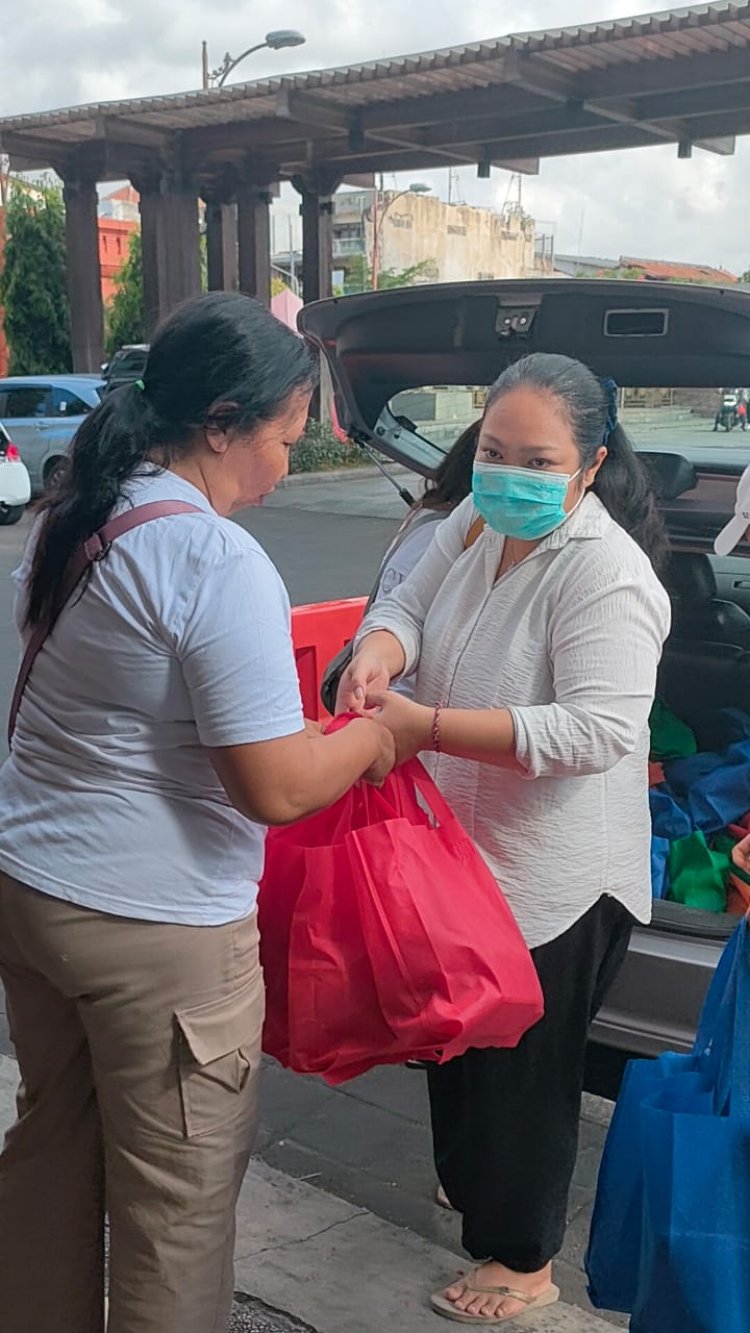 SSSGC Indonesia : Mahila Wing Indonesia Meluncurkan Program "Forever 19" dengan Kegiatan Bulan Oktober 2024, Melakukan Pembagian Total 407 Paket Makanan dalam Semangat "Love in Action"