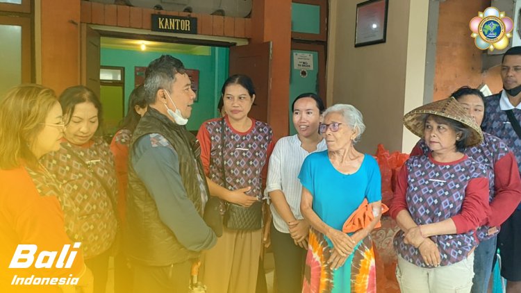 SSSGC Sai Anandam Bali: Mengunjungi Panti Werdha pada Hari Ibu di Denpasar Timur