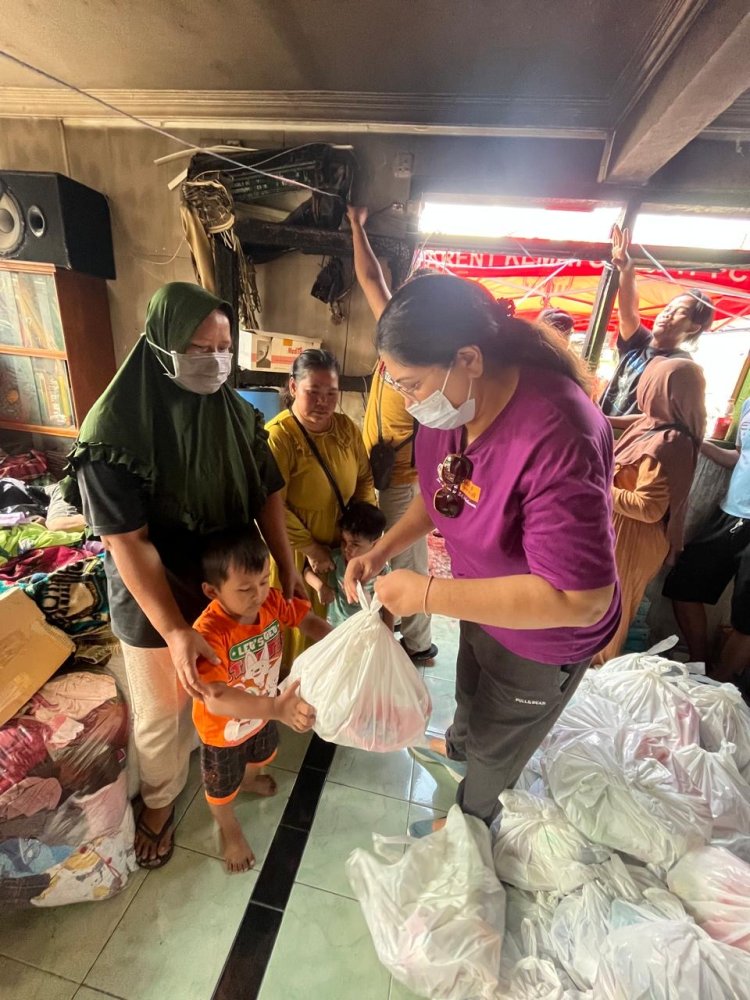 SSSGC Jakarta : Sociocare Narayana Seva by SMILE Teachers, Young Adults, and Mahila for Fire Victims in Kemayoran, Jakarta