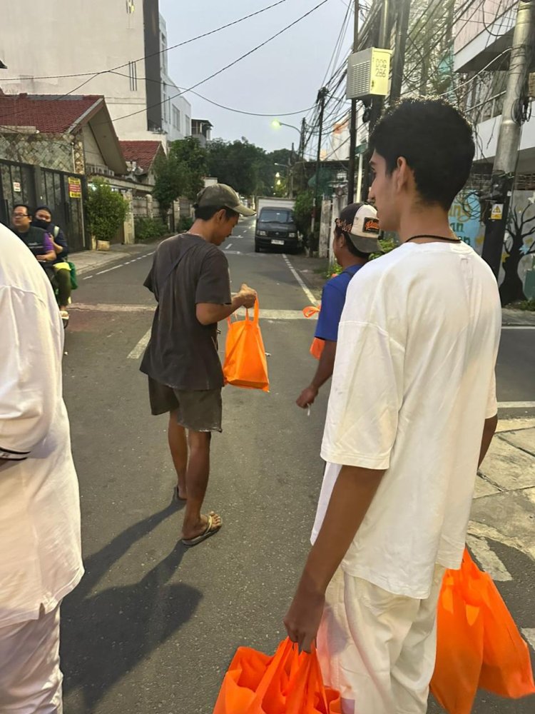 SSSGC Jakarta : SSSE Group IV Boys Melayani Sesama dengan Kasih melalui Narayana Seva