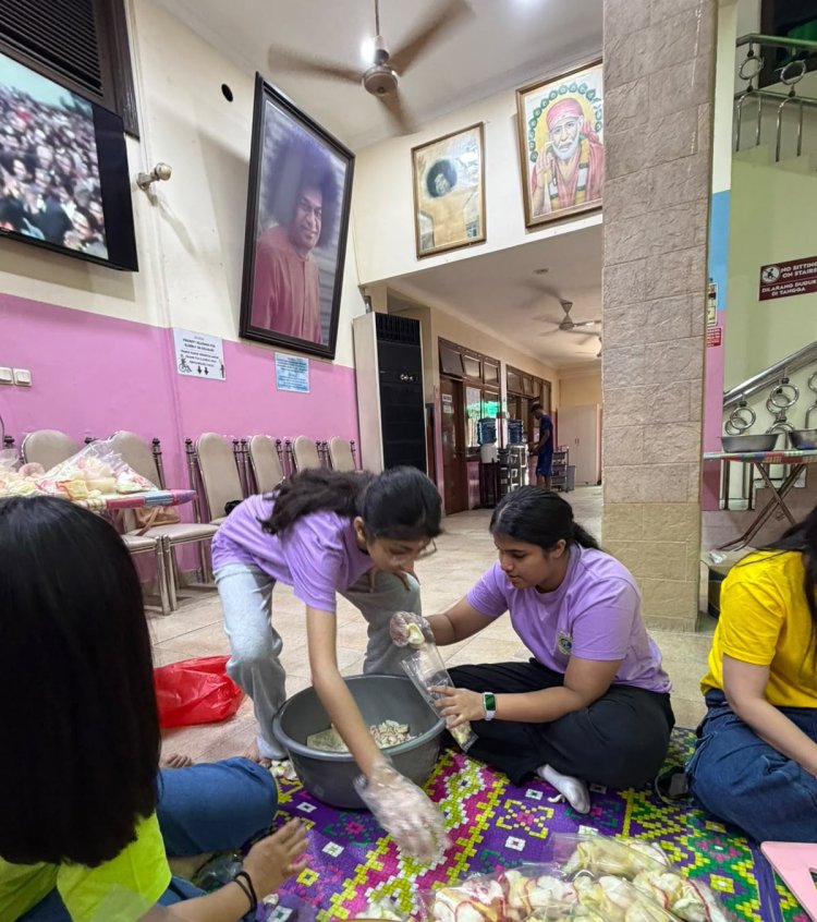 SSSGC Jakarta : SSSE Group IV Girls Berbagi Kasih dan Kepedulian melalui Narayana Seva