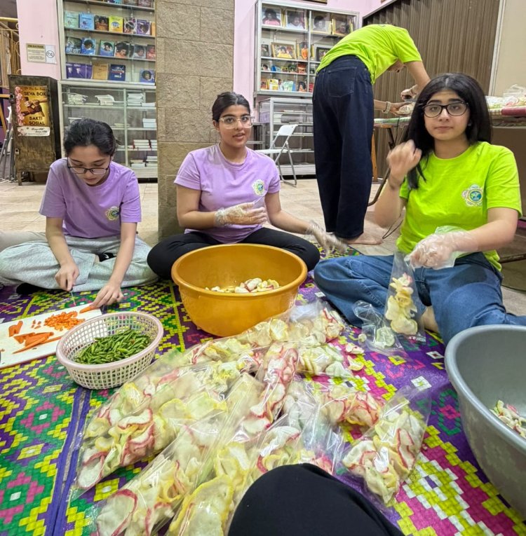 SSSGC Jakarta : SSSE Group IV Girls Berbagi Kasih dan Kepedulian melalui Narayana Seva
